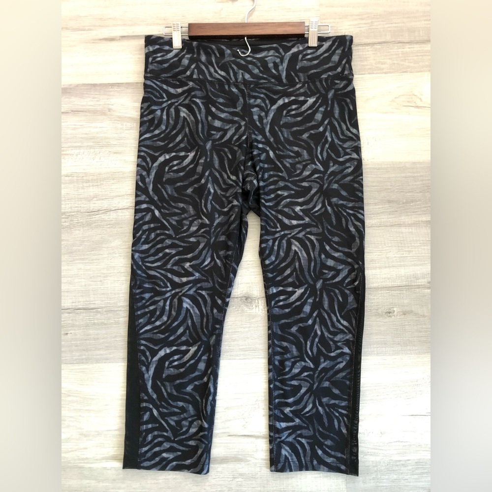 NWOT Juicy Couture Black and White Pattern Leggings
